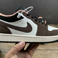 Jordan 1 Low Mocha - Born Sneakers