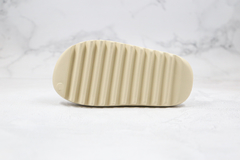 Yeezy Slide Bone - Born Sneakers