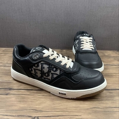 Sneaker Dior na internet