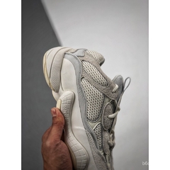 adidas Yeezy 500 Bone White na internet