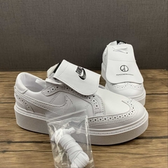 Nike Kwondo 1 G-Dragon Peaceminusone Triple White na internet