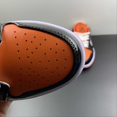 Jordan 1 Low Halloween na internet