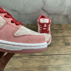 Nike SB Dunk Low Strangelove Skateboards - comprar online