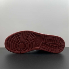 Jordan 1 Low Bulls