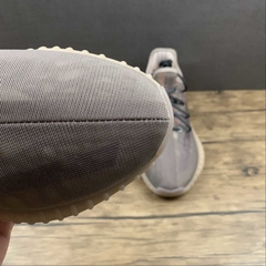 adidas Yeezy Boost 350 V2 Mono Mist na internet