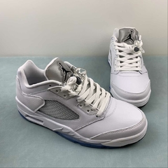 Jordan 5 Retro Low Wolf Grey na internet