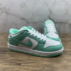 Nike Dunk Low Green Glow na internet