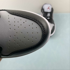 Jordan 1 Low Wolf Grey Gym Red na internet