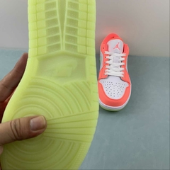 Imagem do Jordan 1 Low SE Lava Glow