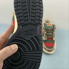 Imagem do Nike SB Dunk Low Freddy Krueger