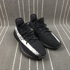 adidas Yeezy Boost 350 V2 Core Black White na internet