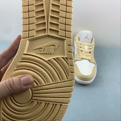 Imagem do Jordan 1 Low Team Gold