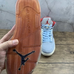 Imagem do Jordan 5 Retro Trophy Room Ice Blue