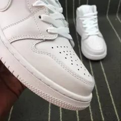 Jordan 1 Mid Triple White - comprar online