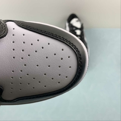 Jordan 1 Low Black White na internet