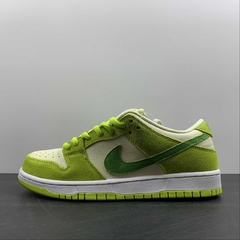 Nike SB Dunk Low Green Apple