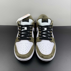 Imagem do Nike SB Dunk Low White Black Trail End Brown