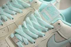 Nike Air Force 1'07 Low Supreme Custom na internet