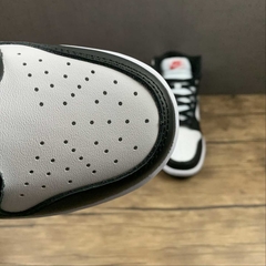 Nike Dunk High Panda na internet
