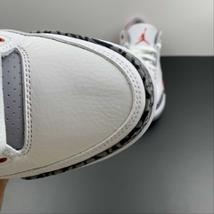 Jordan 3 Retro Fire Red na internet