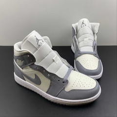 Jordan 1 Mid Stealth na internet