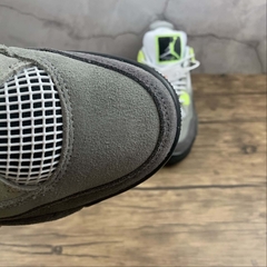 Jordan 4 Retro Neon na internet