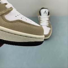 Jordan 1 Low SE Brown Elephant - comprar online