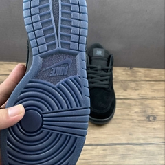 Imagem do Nike Dunk Low Undefeated 5 On It Black