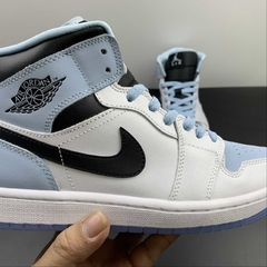 Jordan 1 Mid SE Ice Blue - Born Sneakers