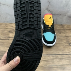 Imagem do Jordan 1 Low Black Aurora Green Laser Orange