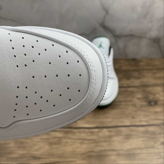 Jordan 1 Low White Lucky Green Black na internet
