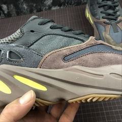 Adidas Yeezy 700 Mauve - Born Sneakers