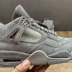 Jordan 4 Retro Kaws - Born Sneakers