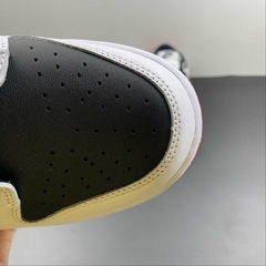 Nike Dunk Low White Black Red na internet