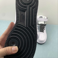 Imagem do Nike Air Force 1 Mid Black White