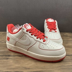 Nike Air Force 1 07 Low Undefeated Beige Red White na internet