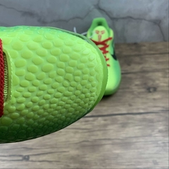 Nike Kobe 6 Proto Grinch na internet