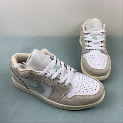 Jordan 1 Low SE Scalloped Edge Guava Ice na internet