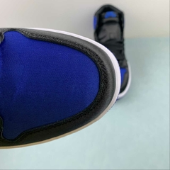 Jordan 1 Retro High Satin Royal na internet