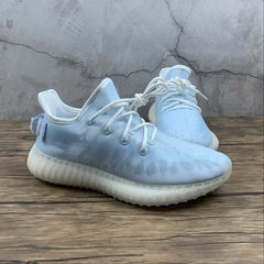adidas Yeezy Boost 350 V2 Mono Ice na internet