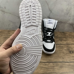Imagem do Nike Dunk High Ambush Black White