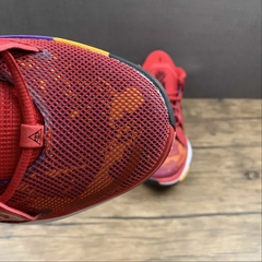 Nike Kyrie 7 Icons Of Sport na internet