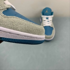 Jordan 1 Low SE Aquatone Concord Light Bone - comprar online