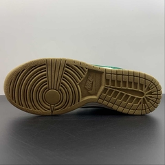 Nike Dunk Low Malachite University Gold na internet