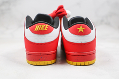 Nike SB Dunk Low Vietnam 25th Anniversary na internet