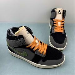 Jordan 1 Mid SE Craft Halloween na internet