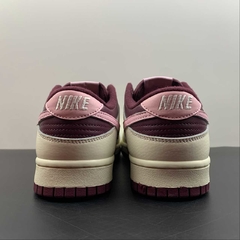 Imagem do Nike Dunk Low WMNS Valentine's Day