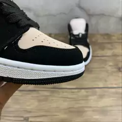 Jordan 1 Low Black Guava Ice - comprar online
