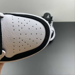 Jordan 1 Low Black White na internet