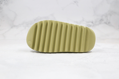 Yeezy Slide Resin - Born Sneakers
